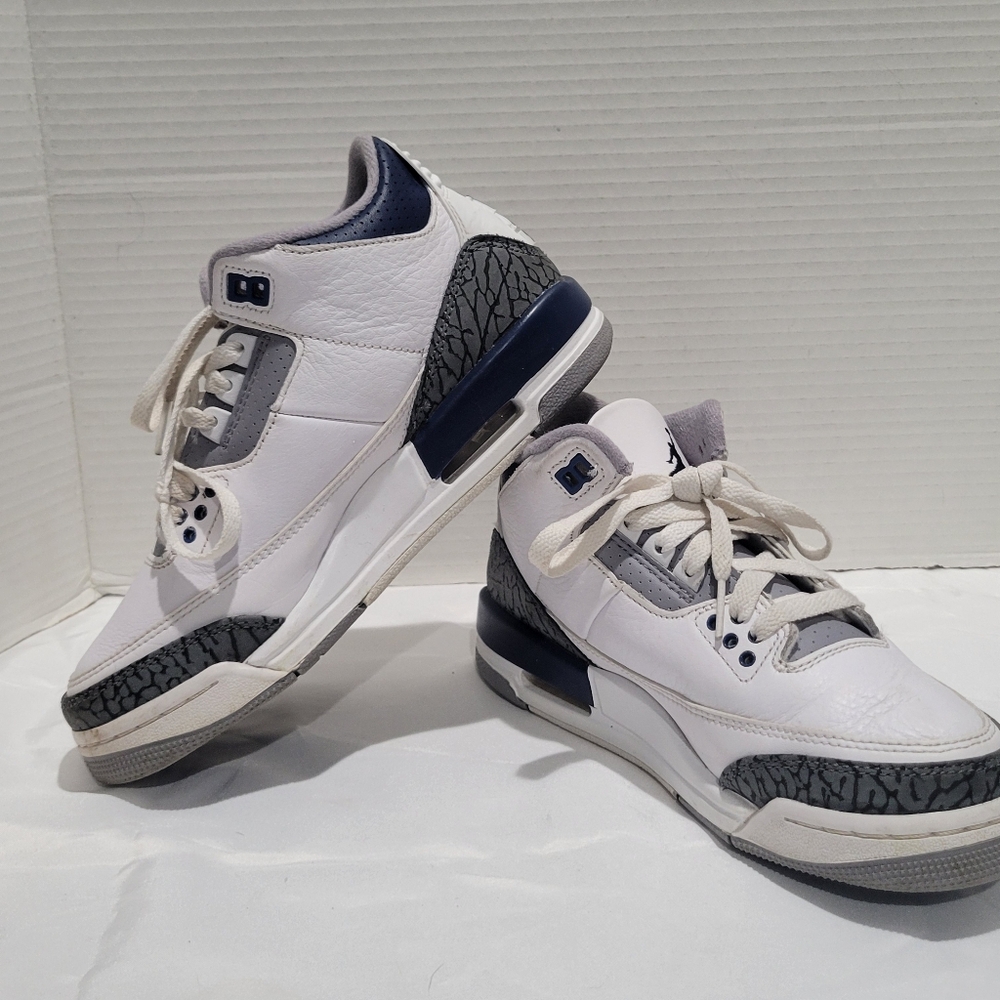 Air Jordan 3 Retro 2023 Midnight Navy 5.5 Youth Sneakers - Picture 2 of 16